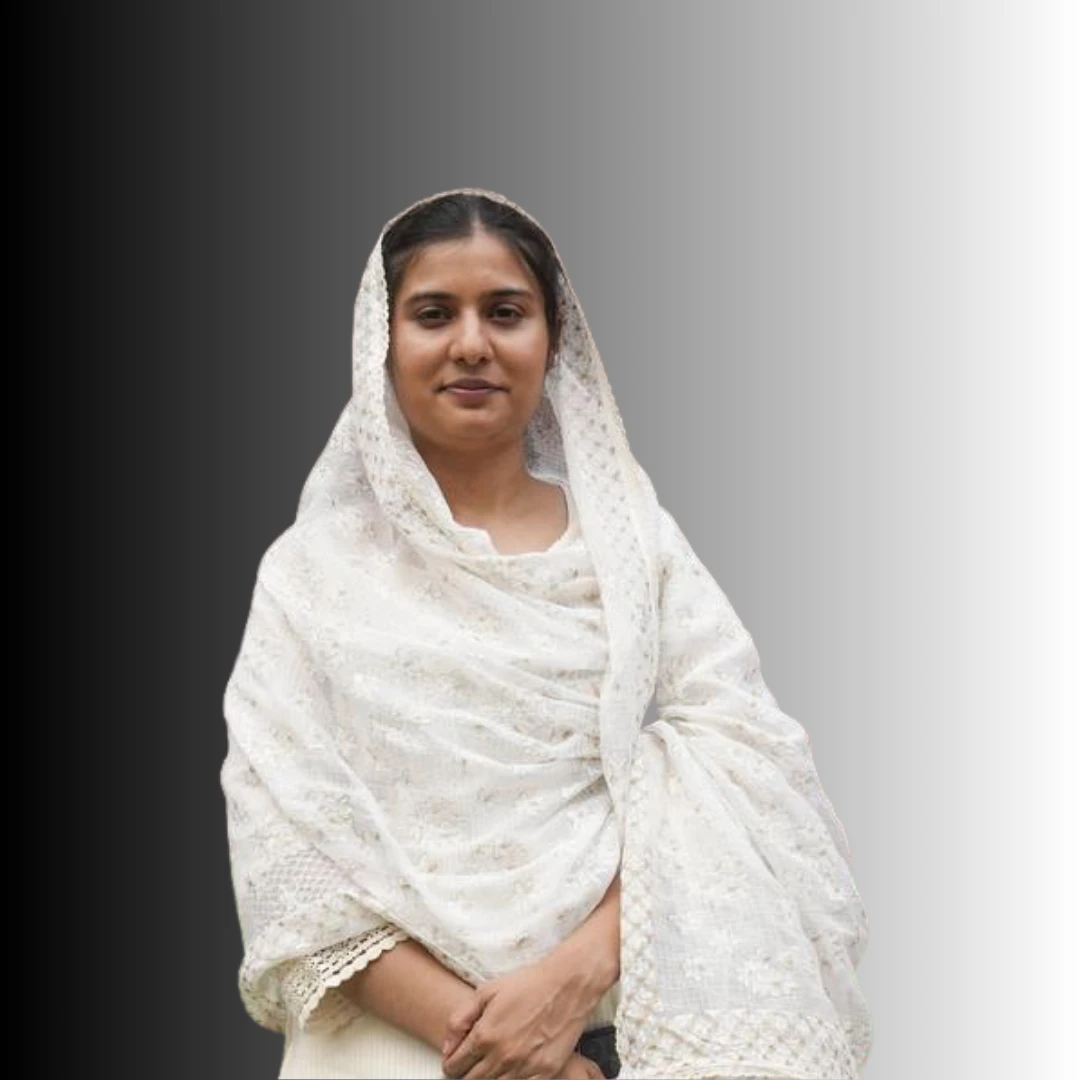 Iqra Hasan Husband Name, Biography, Age, Height, Education, Family, Net Worth, Political Career & More