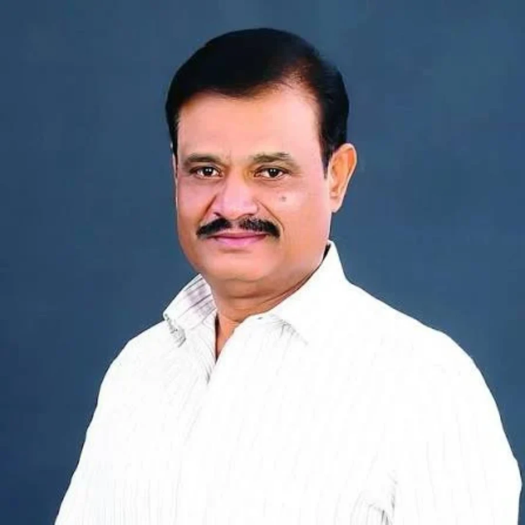Munirathna Biography: Age, Wife, Family, Education, Movies, Political Career, Net Worth & More